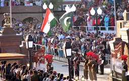 BreathtakingIndia Exclusive: Amritsar Things to Do | Punjab Things to Do - Wagah border ceremony