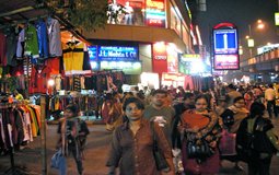 BreathtakingIndia Exclusive: Kolkata Things to Do | West Bengal Things to Do - Gariahat Market
