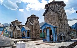 BreathtakingIndia Exclusive: Joginder Nagar Things to Do | Himachal Pradesh Things to Do - Lakshmi Narayana Temple