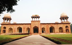 BreathtakingIndia Exclusive: Agra Things to Do | Uttar Pradesh Things to Do - Tomb of Mariam Zamani