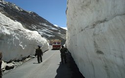 BreathtakingIndia Exclusive: Manali Things to Do | Himachal Pradesh Things to Do - Rohtang Pass