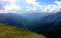 BreathtakingIndia Exclusive: Shillong Things to Do | Meghalaya Things to Do - Laitlum Canyons