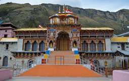 BreathtakingIndia Exclusive: Badrinath Things to Do | Uttarakhand Things to Do - Badrinath Temple