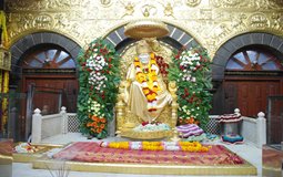 BreathtakingIndia Exclusive: Shirdi Things to Do | Maharashtra Things to Do - Sri Sai Baba Samadhi Mandir