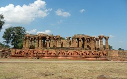 BreathtakingIndia Exclusive: Omkareshwar Things to Do | Madhya Pradesh Things to Do - Siddhnath Barahdwari Siddheshwar