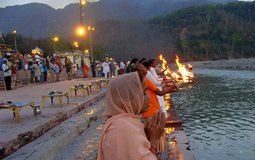 BreathtakingIndia Exclusive: Rishikesh Things to Do | Uttarakhand Things to Do - Triveni Ghat
