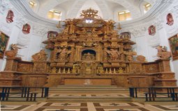 BreathtakingIndia Exclusive: Old Goa Things to Do | Goa Things to Do - Main Altar