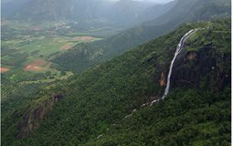 BreathtakingIndia Exclusive: Mawlynnong Things to Do | Meghalaya Things to Do - Mawlynnong Waterfall